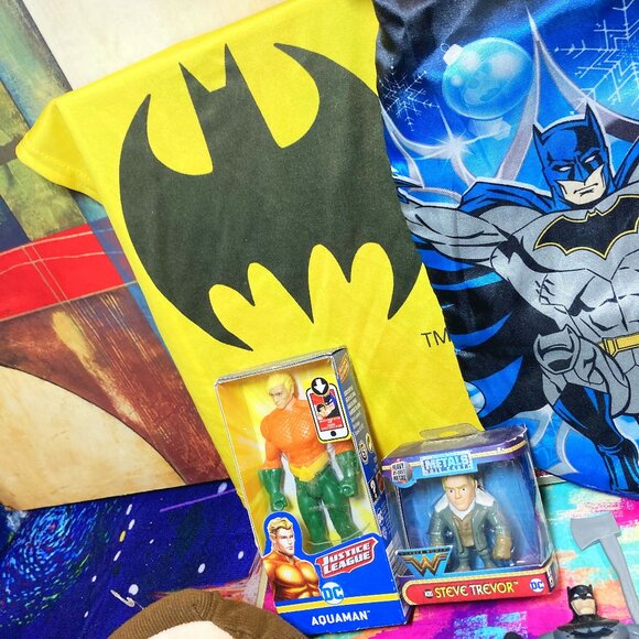 DC COMICS TOY MIXED LOT - BATMAN - AQUAMAN - WONDER WOMEN - COLLECTIBLES - Picture 7 of 12